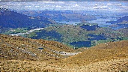 Treble Cone: Lake Wanaka view (treblecone.com)