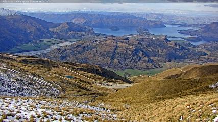 Treble Cone: Lake Wanaka view (treblecone.com)
