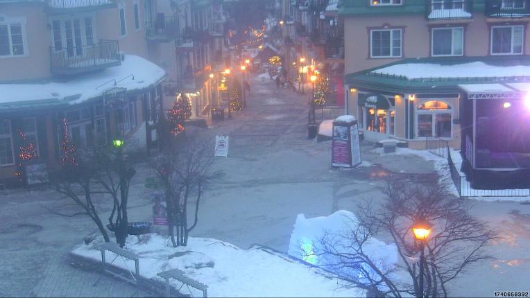 Webcam Tremblant: Place Sr-Bernard