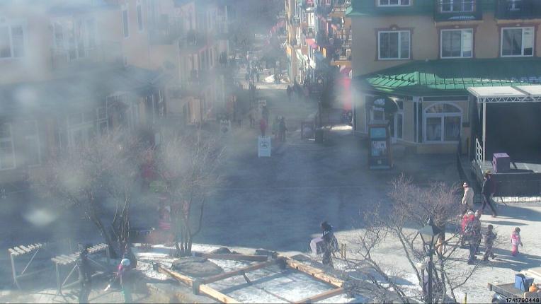 Webcam Tremblant: Place Sr-Bernard