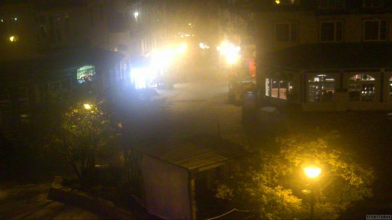 Webcam Tremblant: Place Sr-Bernard