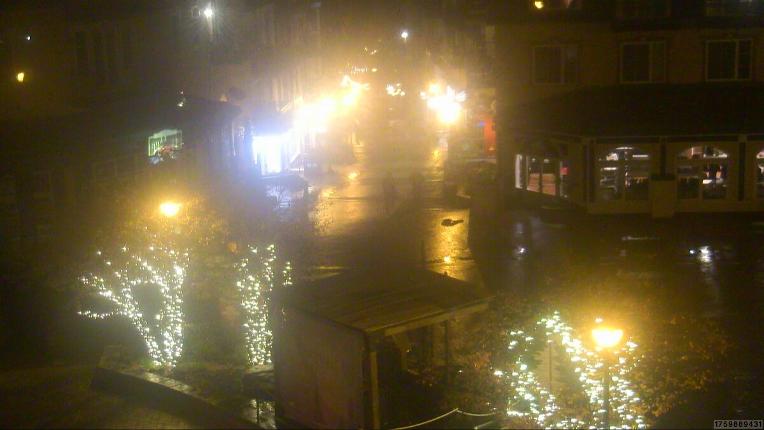 Webcam Tremblant: Place Sr-Bernard