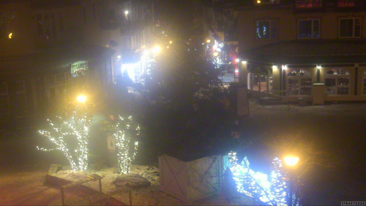 Webcam Tremblant: Place Sr-Bernard