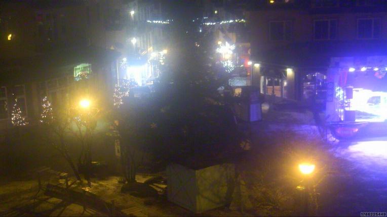 Webcam Tremblant: Place Sr-Bernard