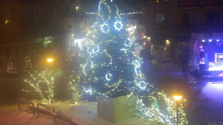 Webcam Tremblant: Place Sr-Bernard