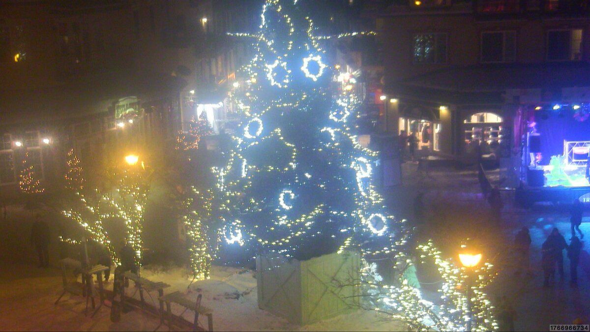 Webcam Tremblant: Place Sr-Bernard