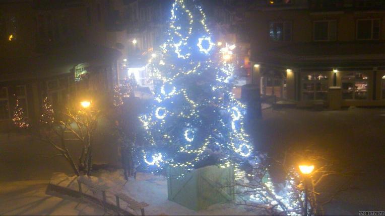 Webcam Tremblant: Place Sr-Bernard