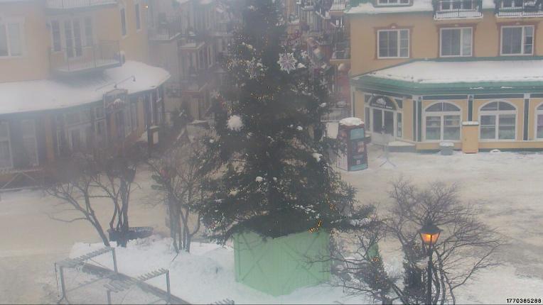 Webcam Tremblant: Place Sr-Bernard