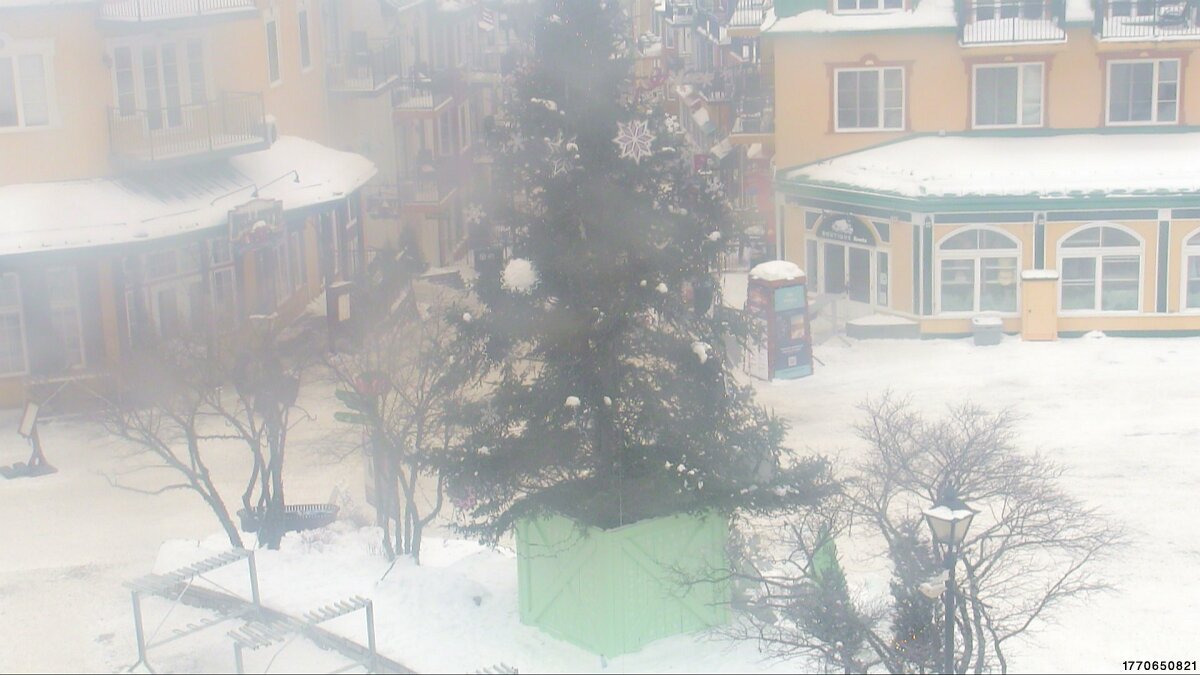 Webcam Tremblant: Place Sr-Bernard