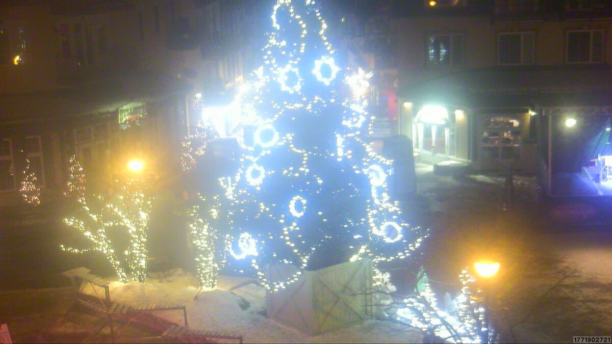 Webcam Tremblant: Place Sr-Bernard