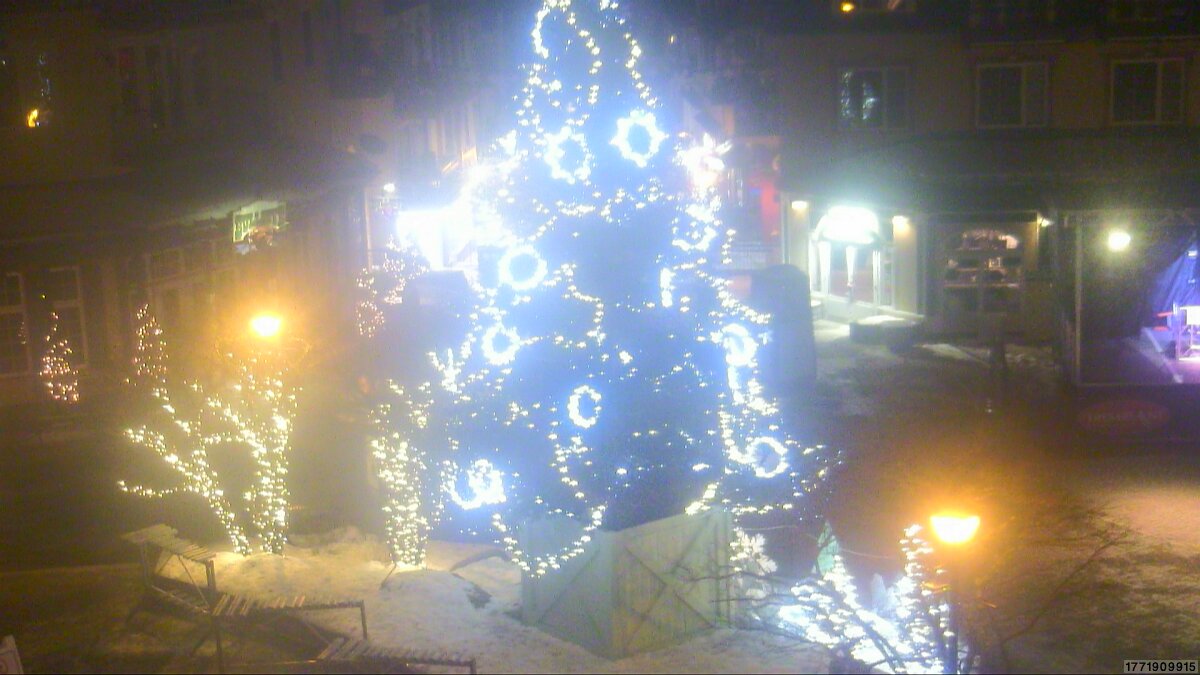 Webcam Tremblant: Place Sr-Bernard
