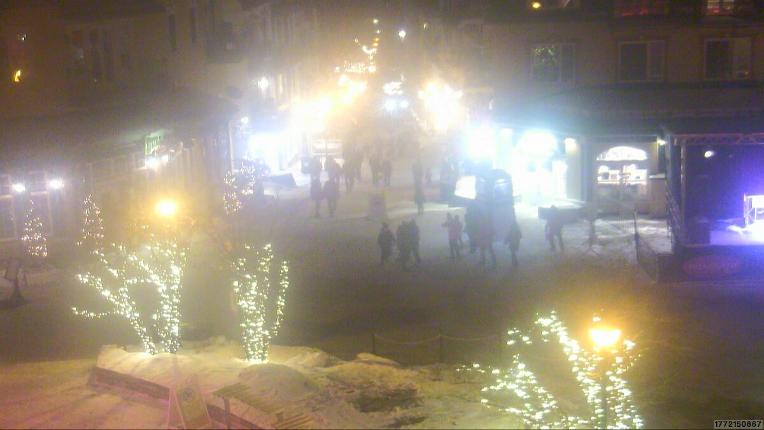 Webcam Tremblant: Place Sr-Bernard