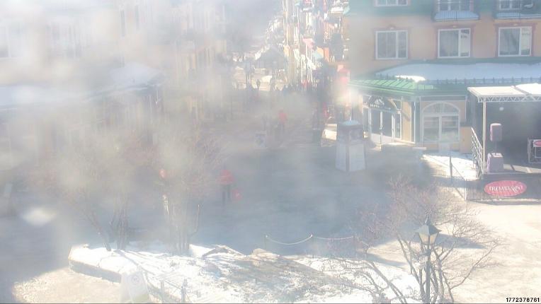Webcam Tremblant: Place Sr-Bernard