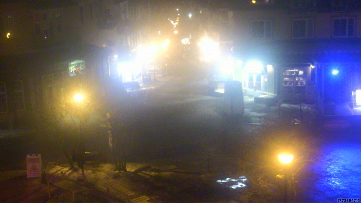 Webcam Tremblant: Place Sr-Bernard