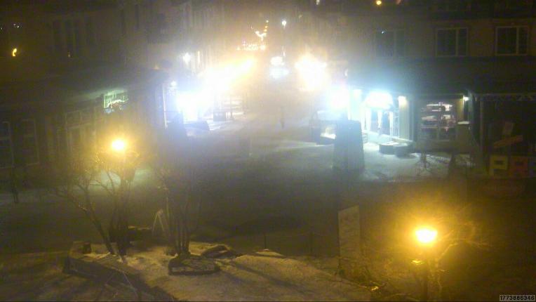 Webcam Tremblant: Place Sr-Bernard