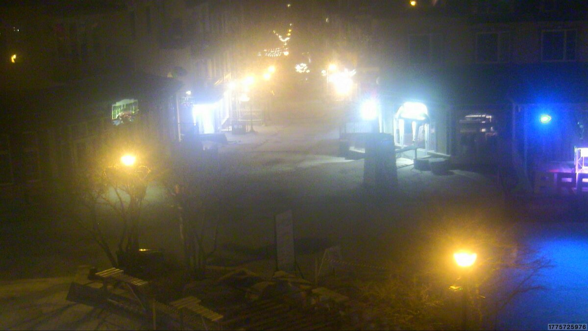 Webcam Tremblant: Place Sr-Bernard