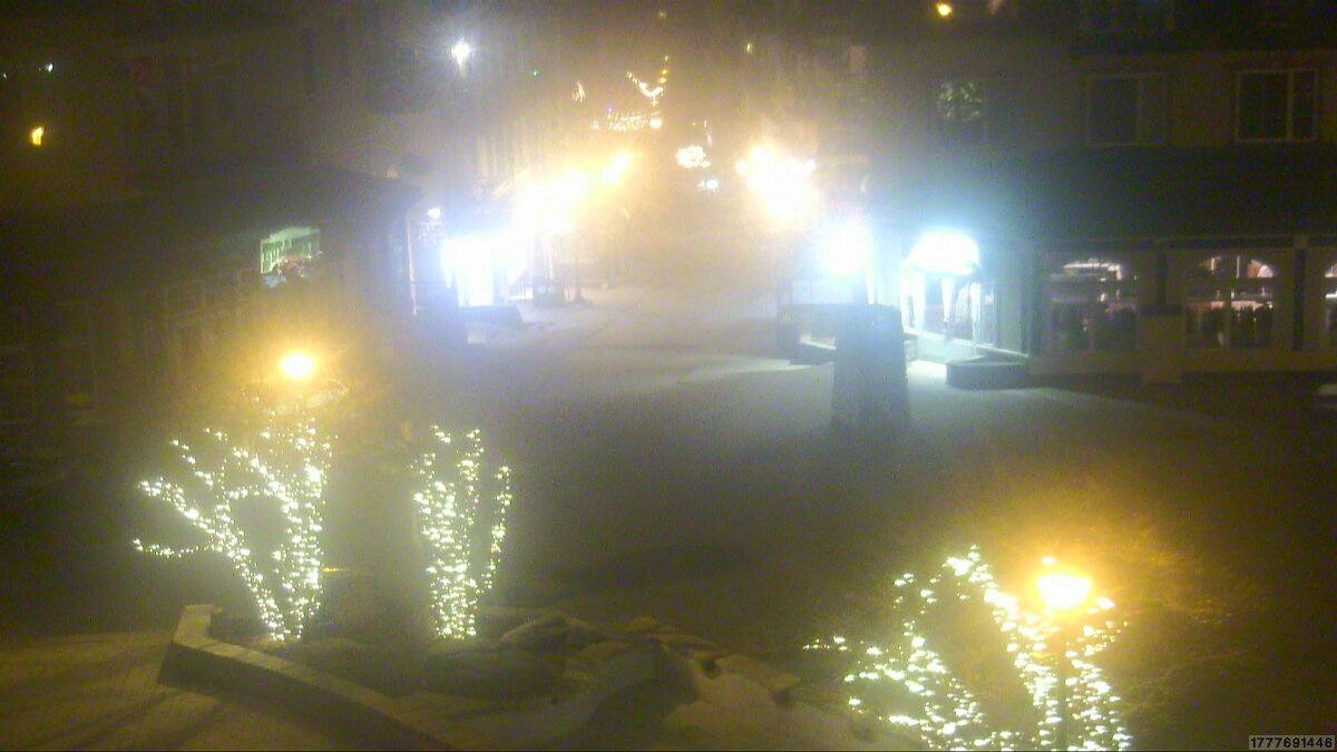 Webcam Tremblant: Place Sr-Bernard