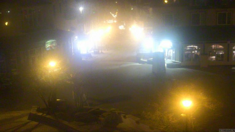 Webcam Tremblant: Place Sr-Bernard