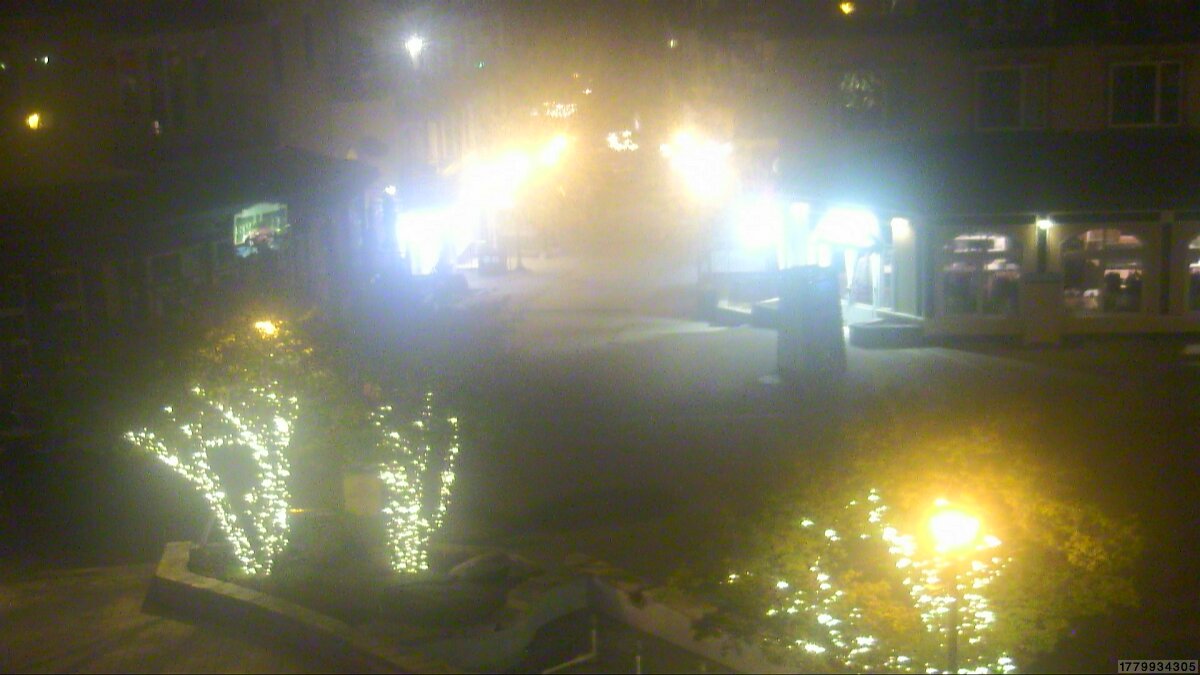 Webcam Tremblant: Place Sr-Bernard