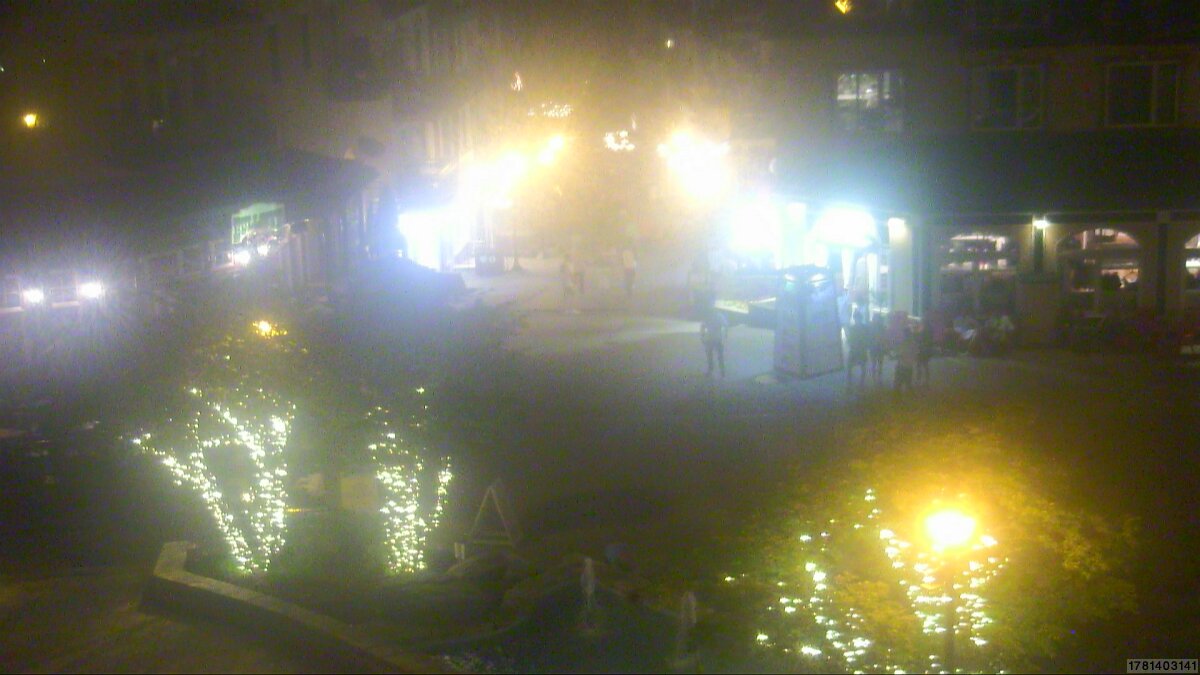 Webcam Tremblant: Place Sr-Bernard