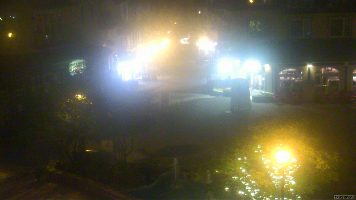 Webcam Tremblant: Place Sr-Bernard