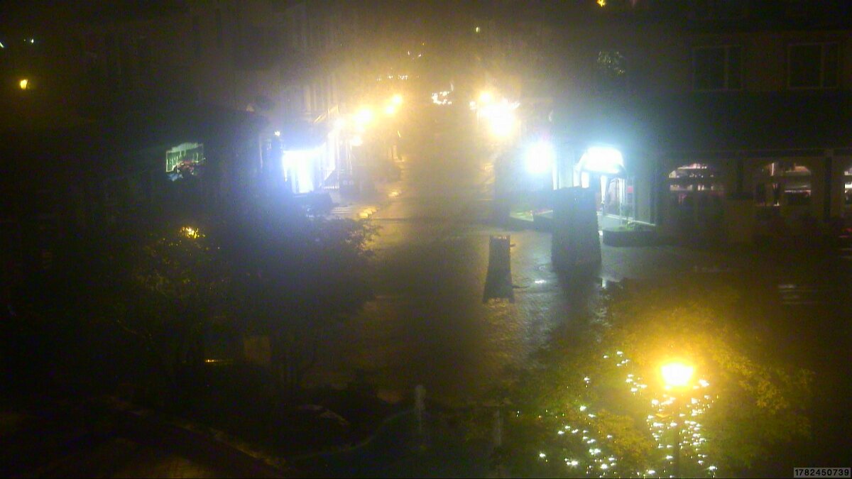 Webcam Tremblant: Place Sr-Bernard