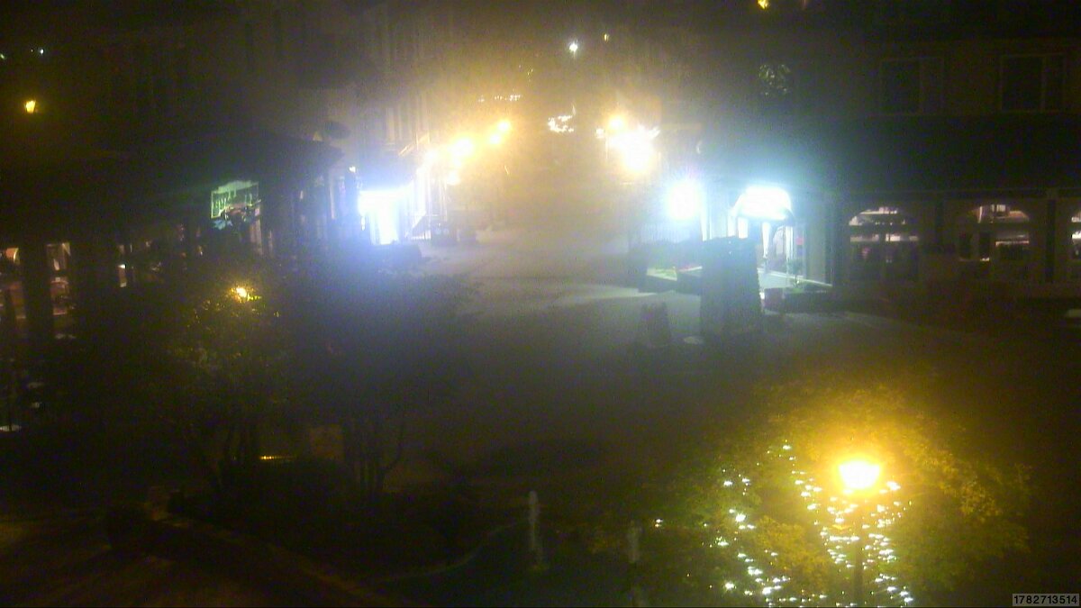 Webcam Tremblant: Place Sr-Bernard