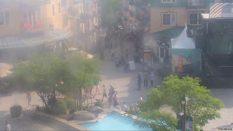 Webcam Tremblant: Place Sr-Bernard