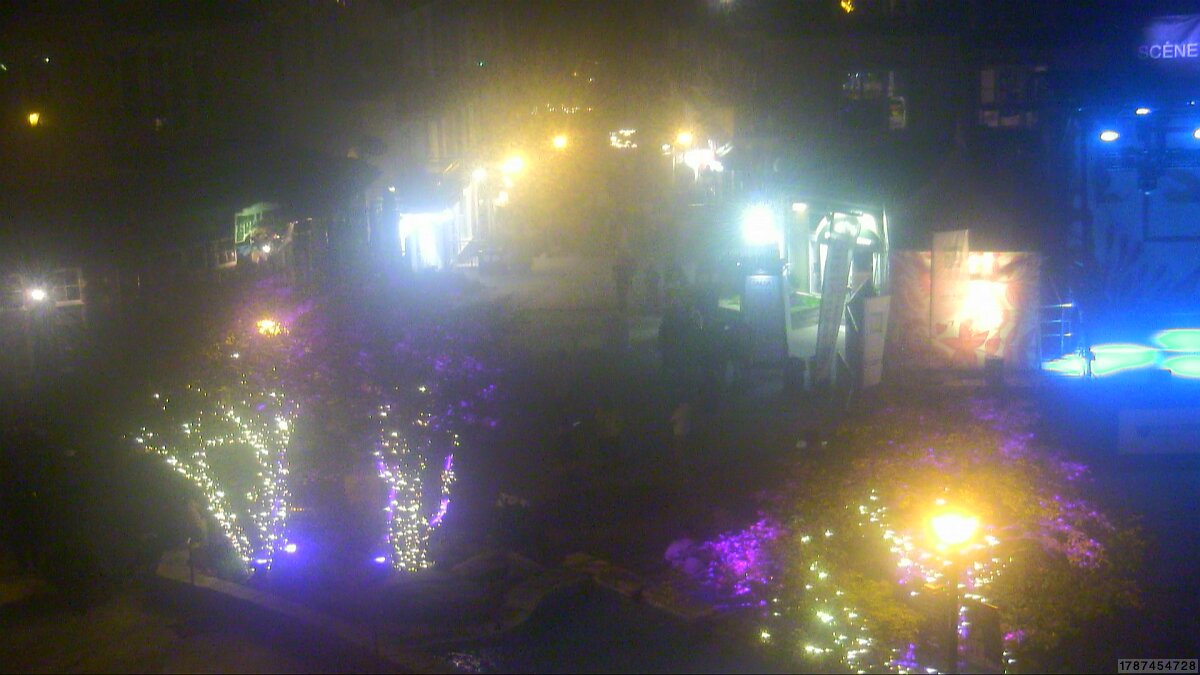 Webcam Tremblant: Place Sr-Bernard