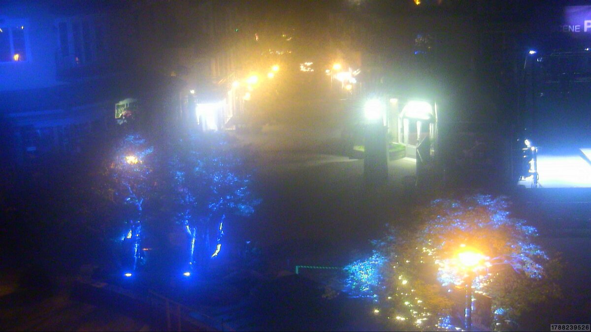Webcam Tremblant: Place Sr-Bernard