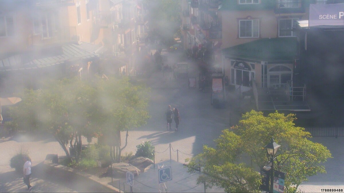 Webcam Tremblant: Place Sr-Bernard