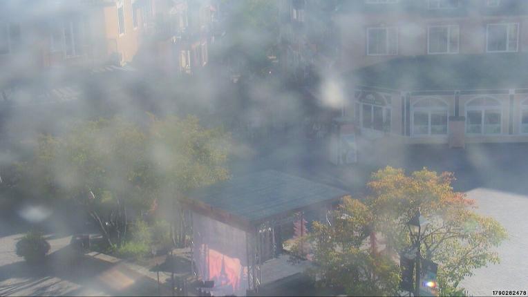 Webcam Tremblant: Place Sr-Bernard