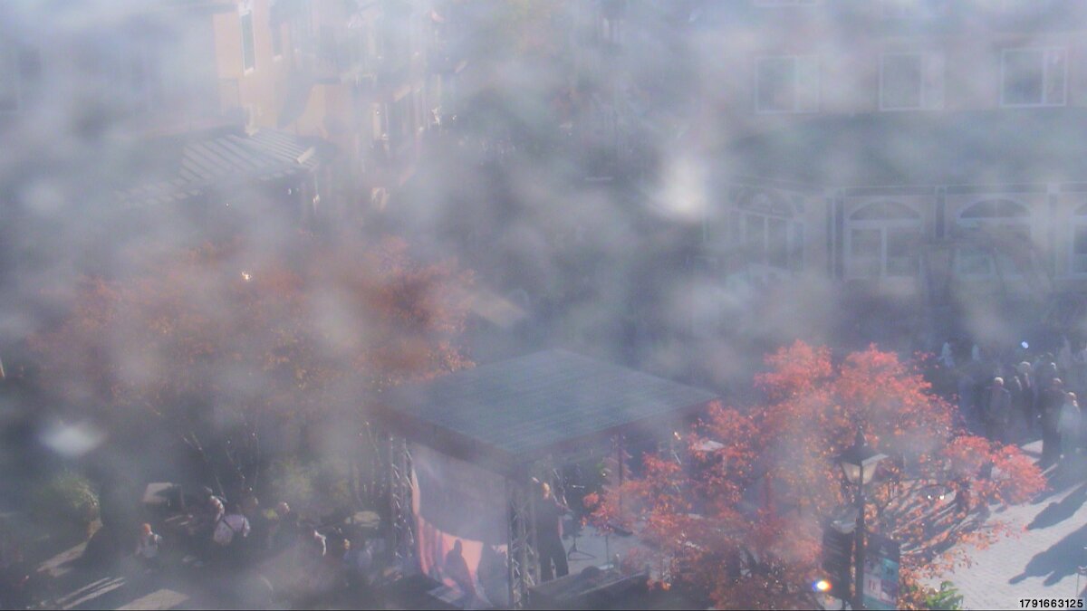 Webcam Tremblant: Place Sr-Bernard