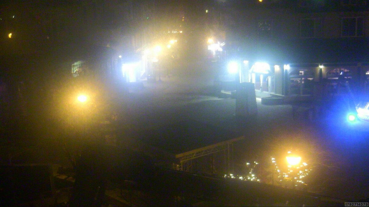 Webcam Tremblant: Place Sr-Bernard