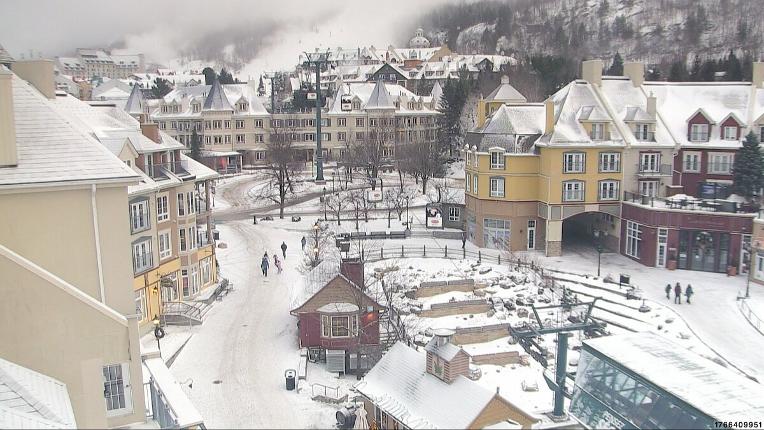 Webcam Tremblant: Place des Voyageurs