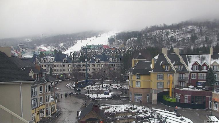 Webcam Tremblant: Place des Voyageurs