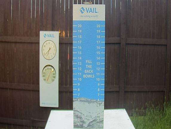 Webcam Vail: Mid-vail snow stake