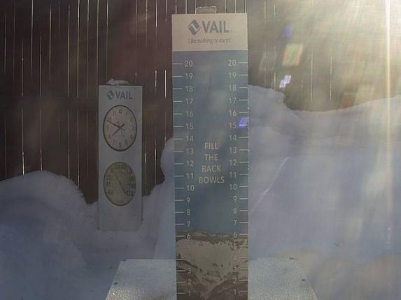 Webcam Vail: Mid-vail snow stake