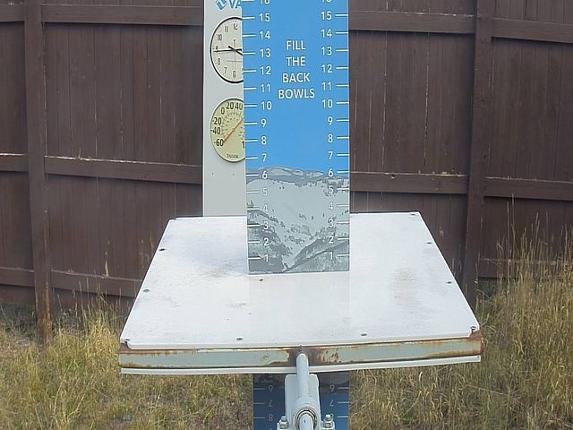 Webcam Vail: Mid-vail snow stake