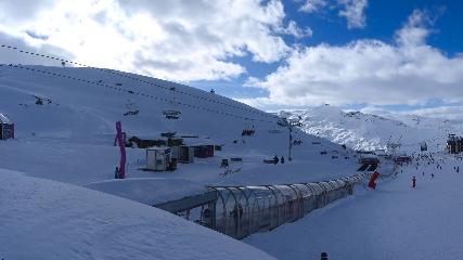 Val Thorens: Rond point des pistes (valthorens.com)