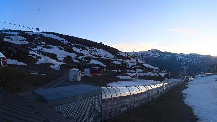 Val Thorens: Rond point des pistes (valthorens.com)