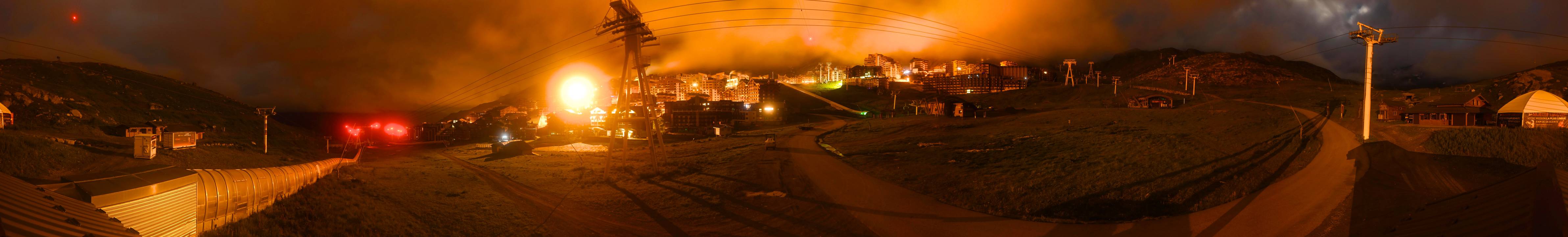 Webcam Val Thorens: Rond point des pistes