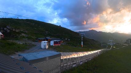 Val Thorens: Rond point des pistes (valthorens.com)