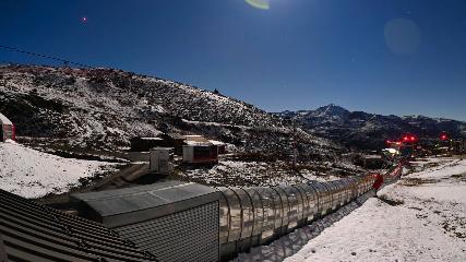 Val Thorens: Rond point des pistes (valthorens.com)