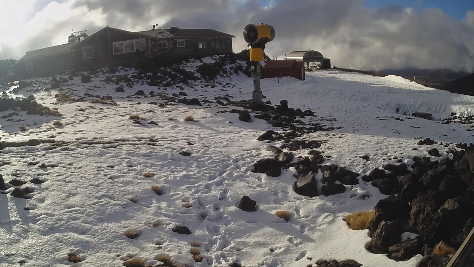 Webcam Whakapapa: Hut Flat