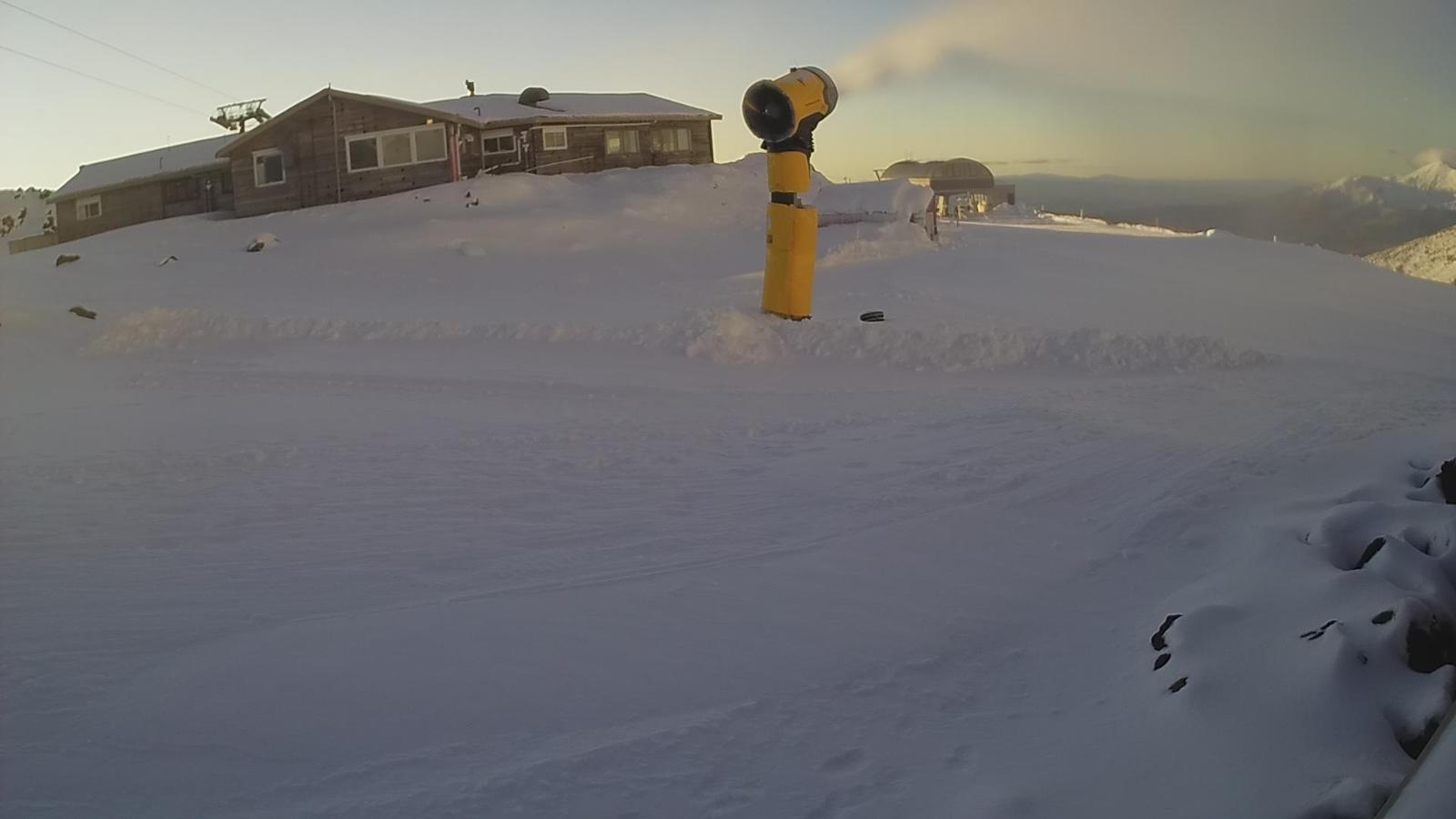 Webcam Whakapapa: Hut Flat