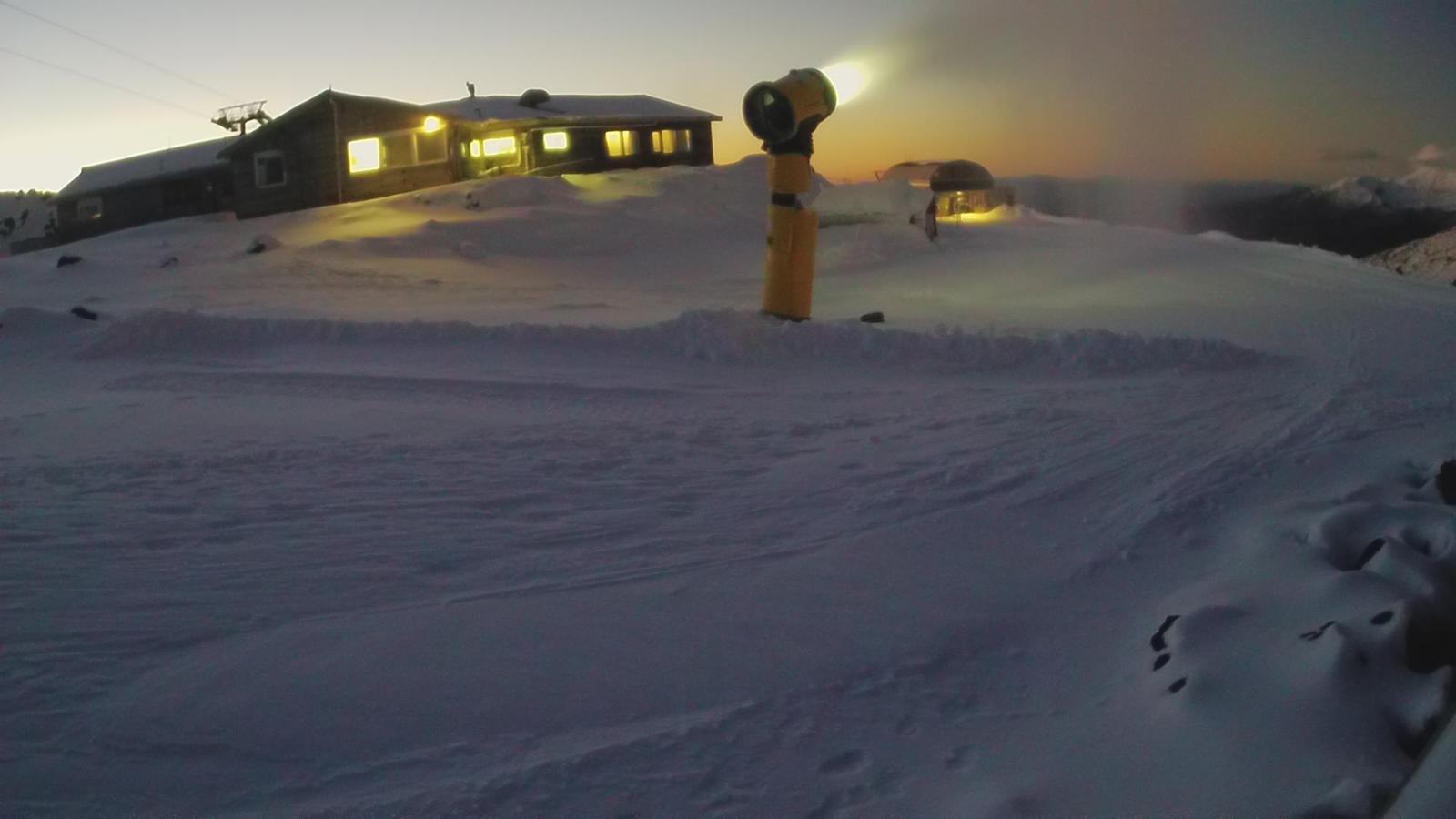 Webcam Whakapapa: Hut Flat