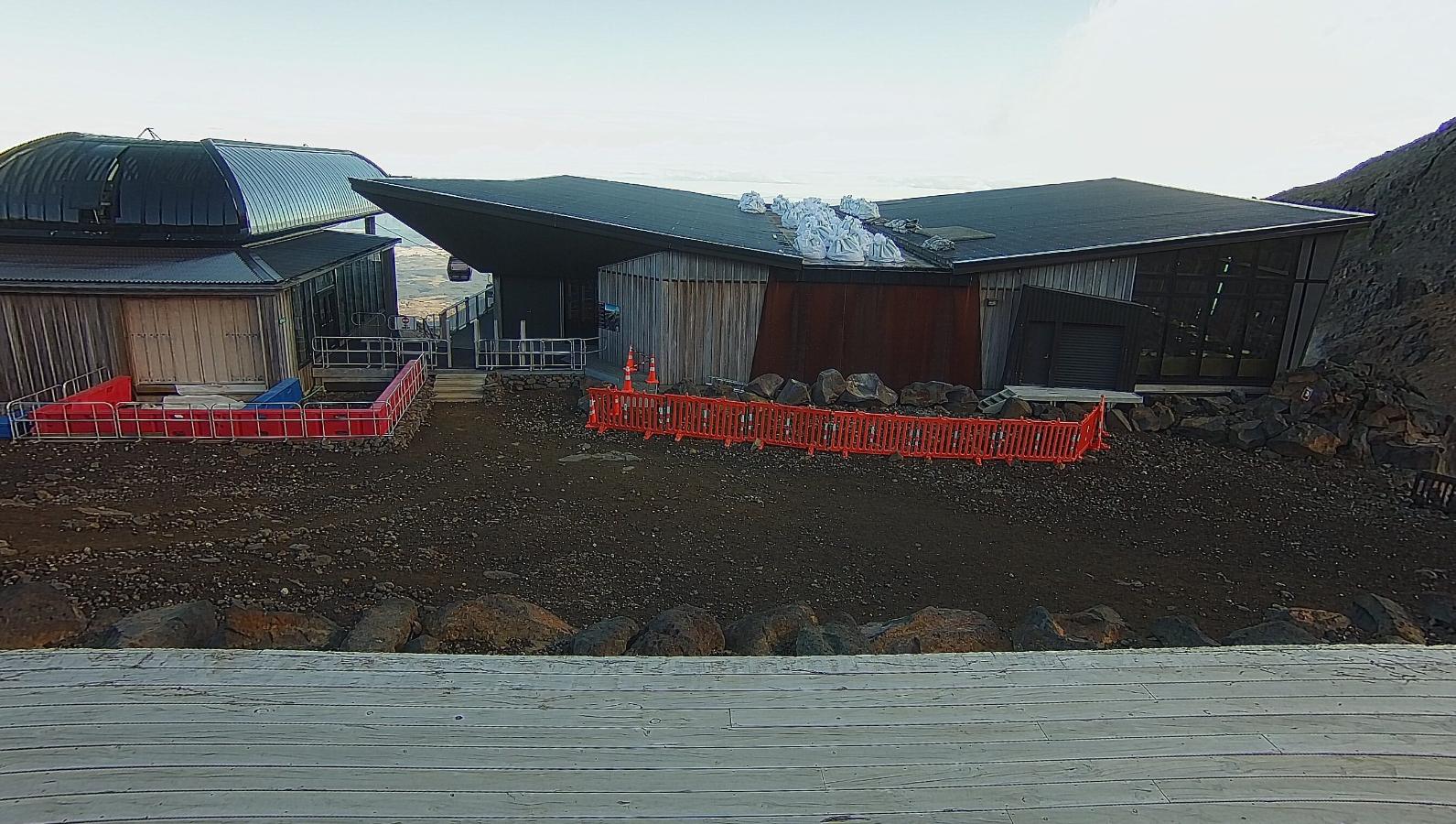 Webcam Whakapapa: Sky Waka and Knoll Ridge Cafe