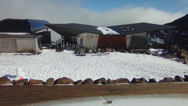 Webcam Whakapapa: Sky Waka and Knoll Ridge Cafe