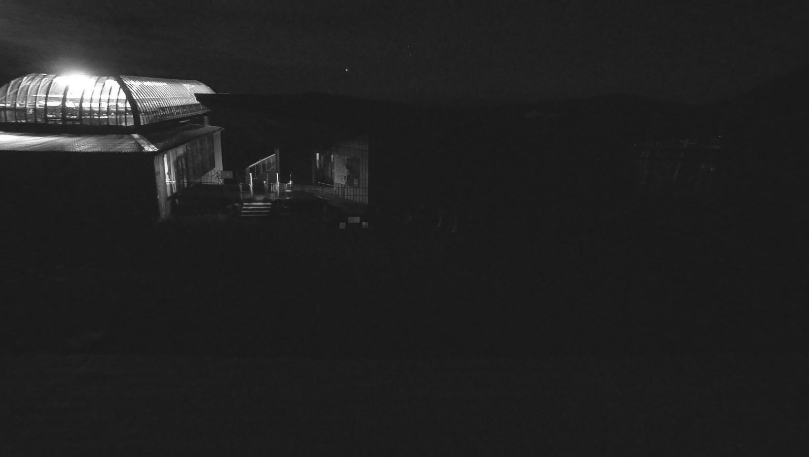 Webcam Whakapapa: Sky Waka and Knoll Ridge Cafe